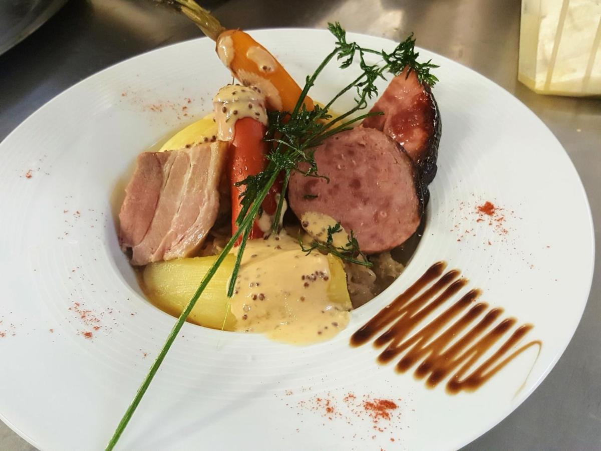 Hotel Restaurant Cousseau Parentis-en-Born Εξωτερικό φωτογραφία